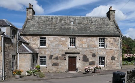 Whinstone House - Falkland Historic Buildings