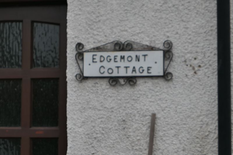 File:Edgemont Cottage name.JPG